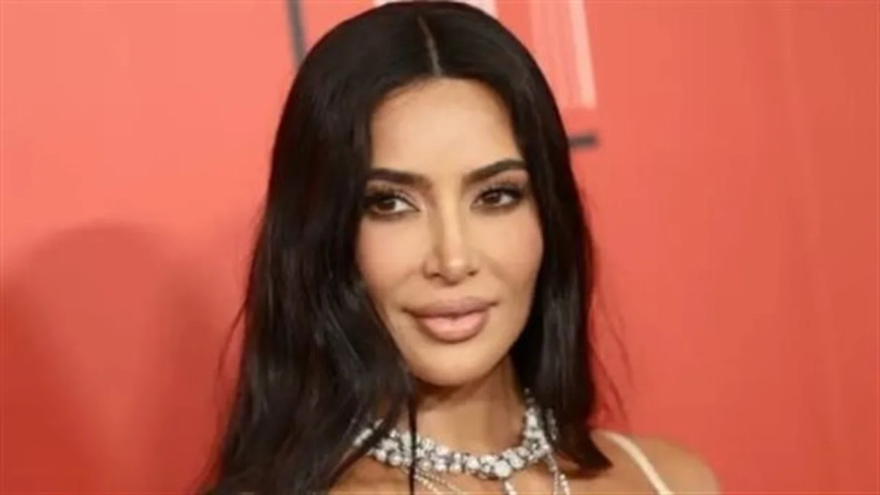 أرقام فلكية.. كيم كارداشيان تضاعف حجم ثروة عائلتها وتقود استثماراتهم الضخمة